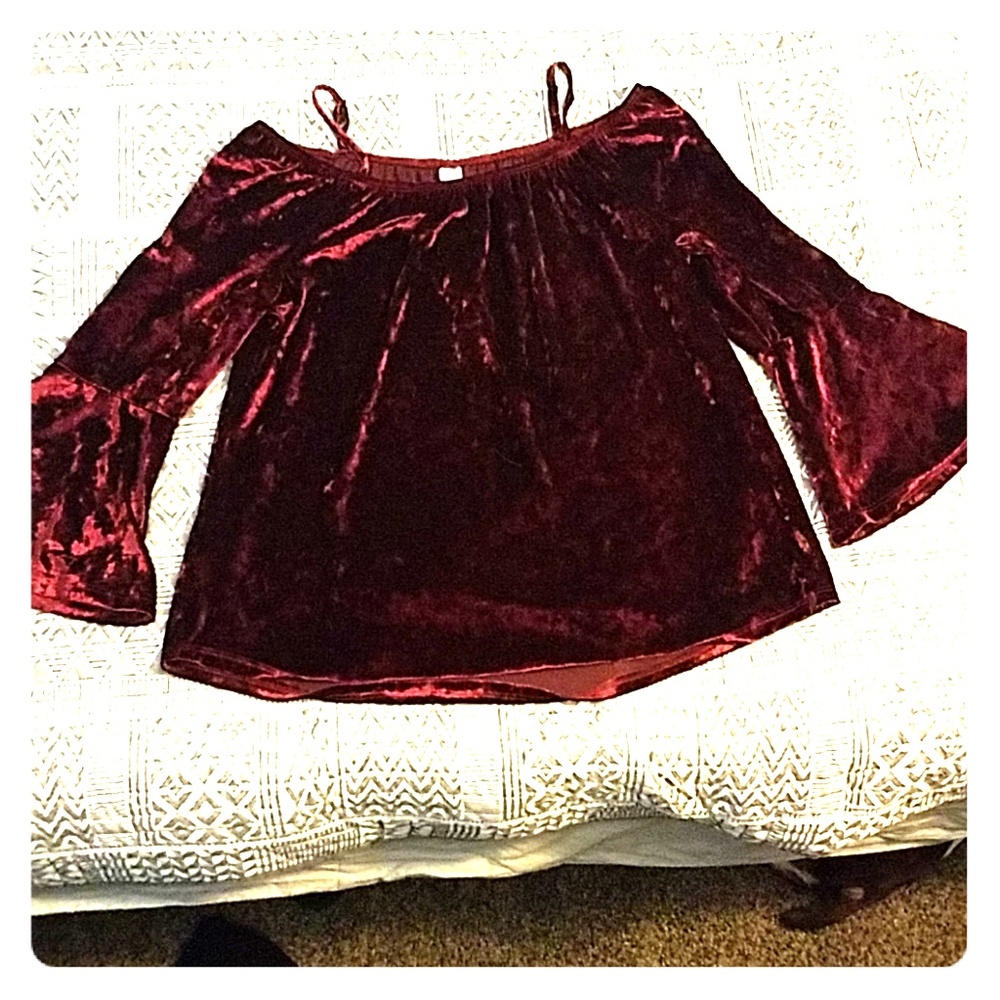 Velvet 3/4 sleeve no boundaries shirt